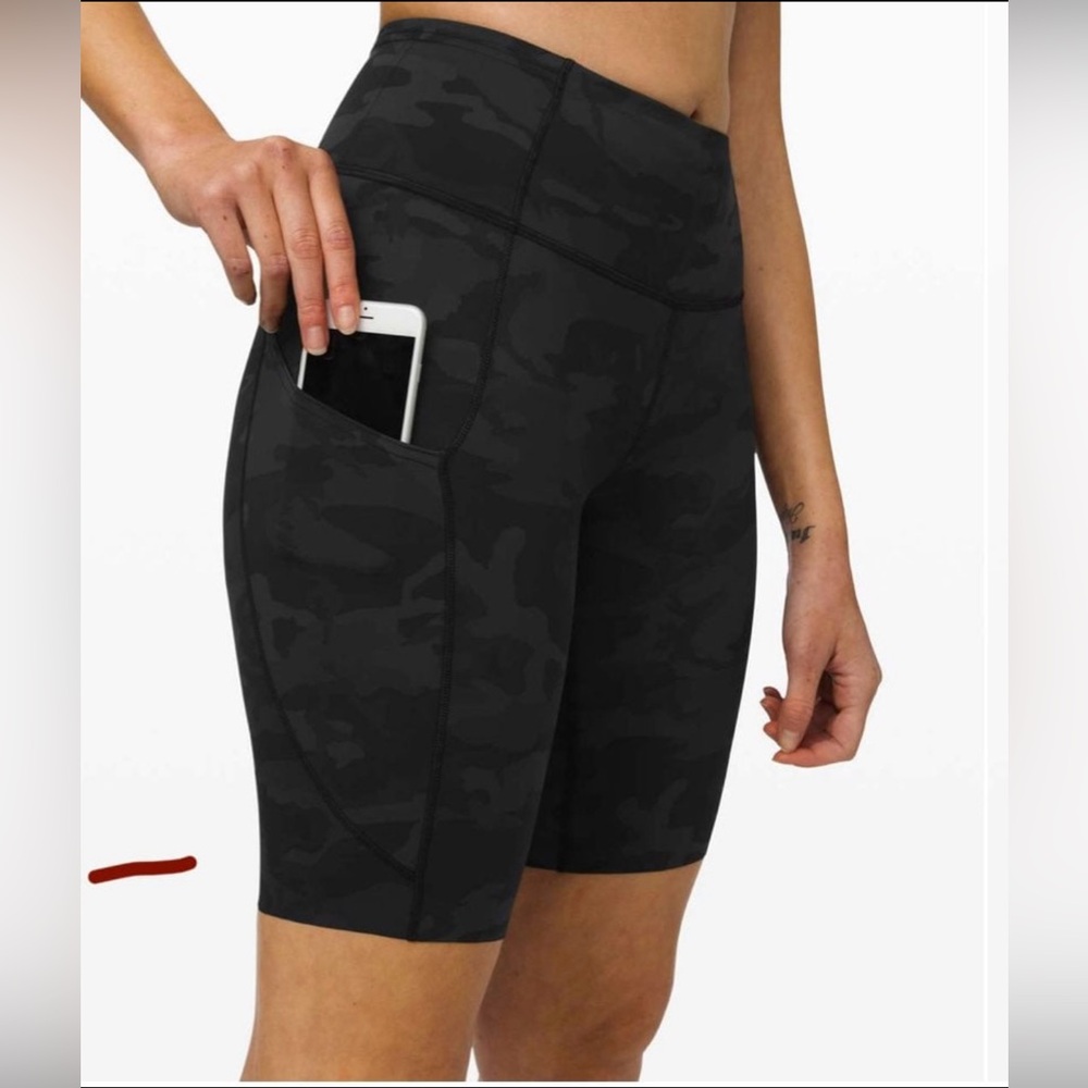 Lululemon Fast and Free High-Rise Short 10” Black Camo Leggings